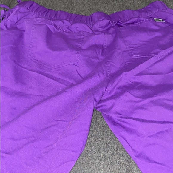 Grey’s Anatomy Scrub Pants - Picture 2 of 3